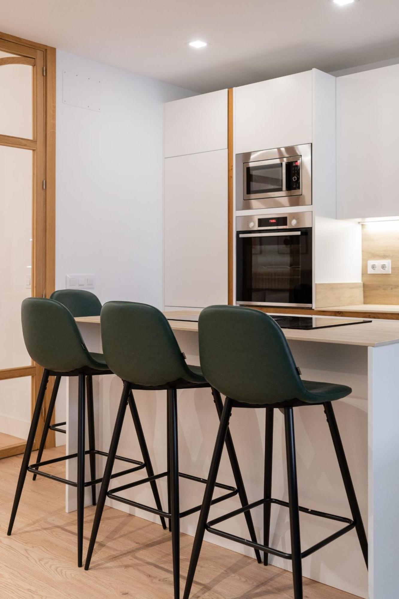 Apartamento Reformado Para 6 Personas En Plena Gran Via Alquiler Temporal Madrid Bagian luar foto