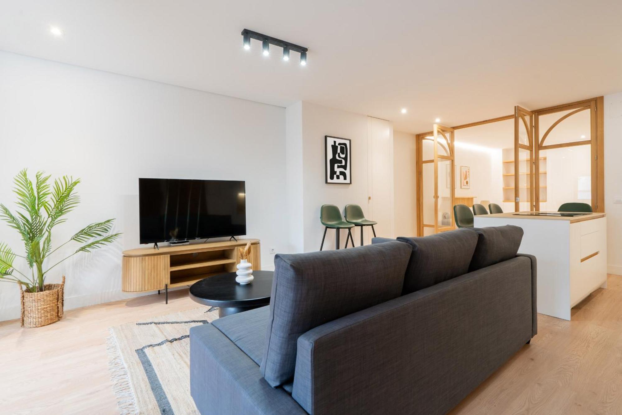 Apartamento Reformado Para 6 Personas En Plena Gran Via Alquiler Temporal Madrid Bagian luar foto